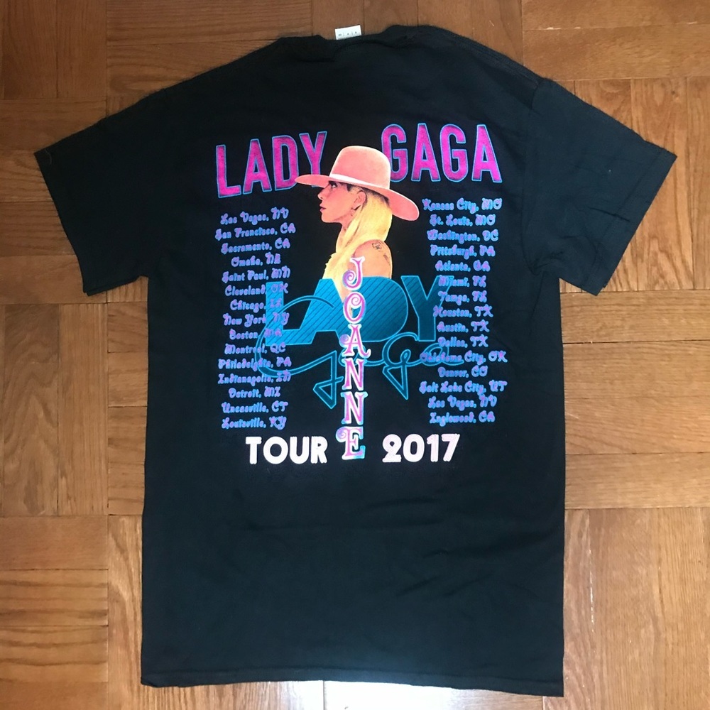 NWOT Lady Gaga World Tour 2017 Shirt - Picture 4 of 4